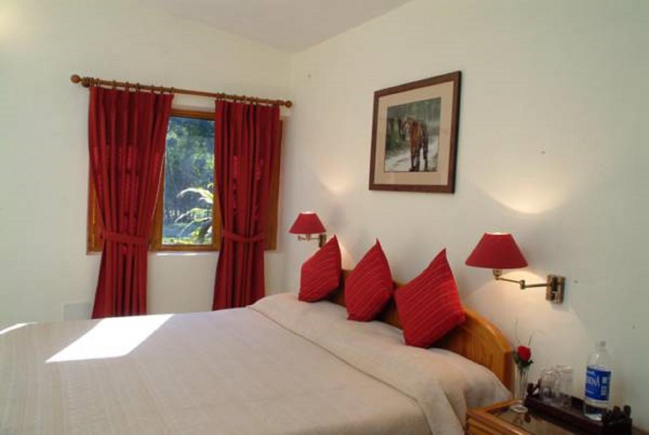 Tiger'S Den Resort Bandhavgarh National Park Exterior photo